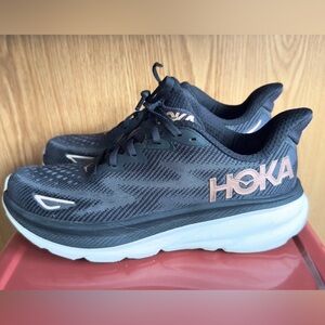 Hoka One One Womens Clifton 9 Sneakers Size 8 Black Rose Gold Low Top Shoes